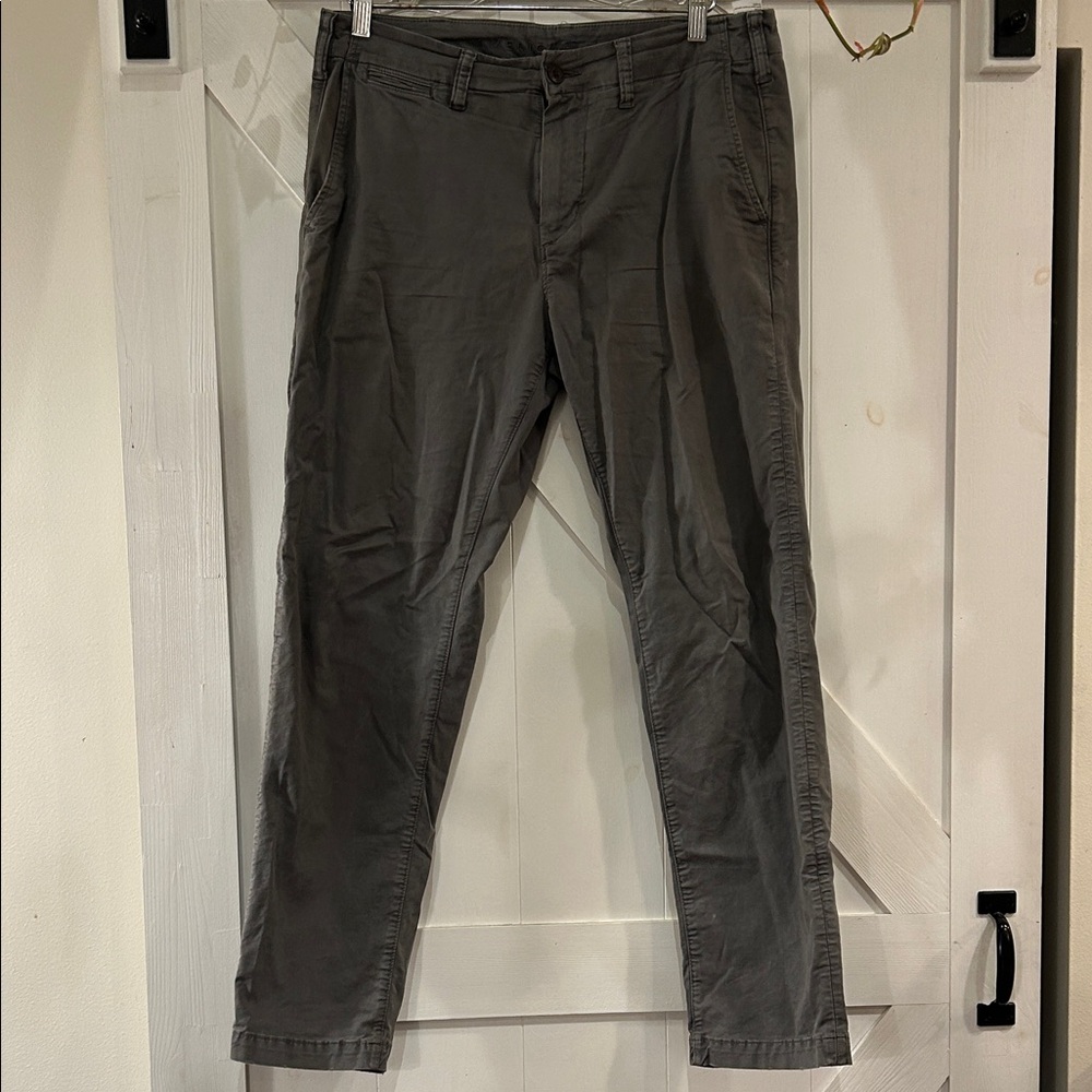 American Eagle Outfitters Men's Charcoal Chinos